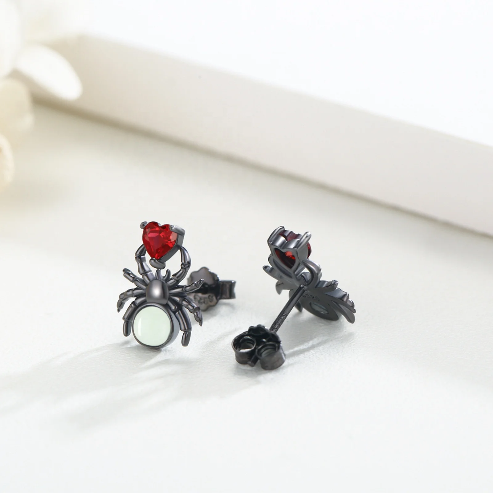 Halloween Jewelry 925 Sterling Silver Red Zircon Glowing in the Dark Luminous Spider Stud Earrings