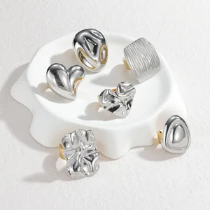 Hot Sale Geometric Heart Ring Wrinkled Design 18K Gold Plated Stainless Steel Light Luxury Minimalist Ring for Women