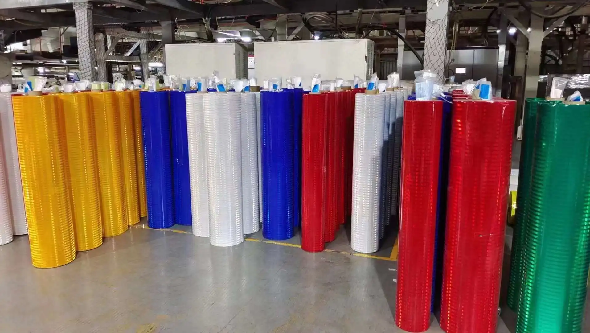 Diamond Grade 3m Pvc Prismatic Hip Reflective Sheeting Rolls For Road