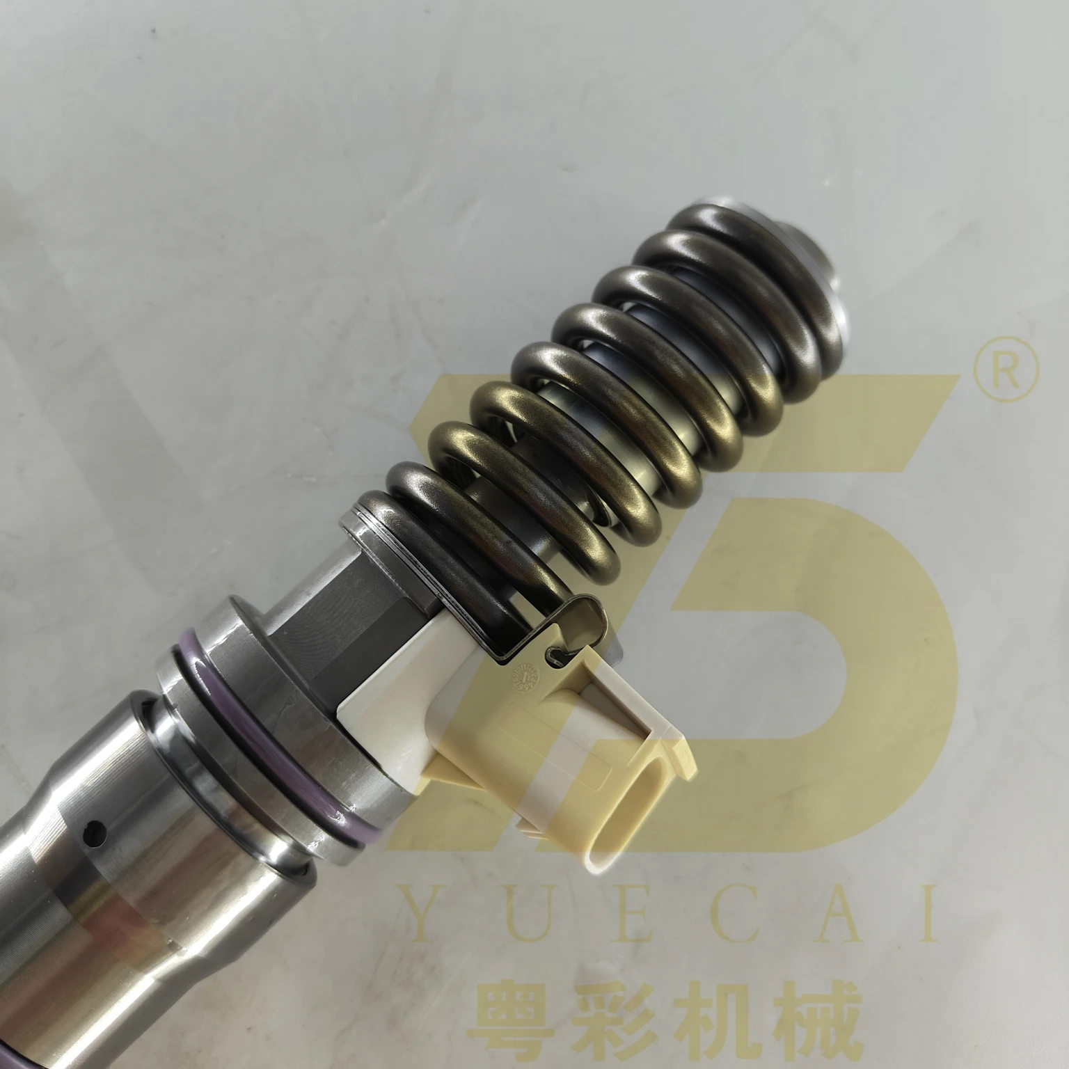 YUE CAI Common Rail Inyectores Diesel Fuel Diesel Injector Nozzles 21569200 BEBE4K01001 VOE21569200