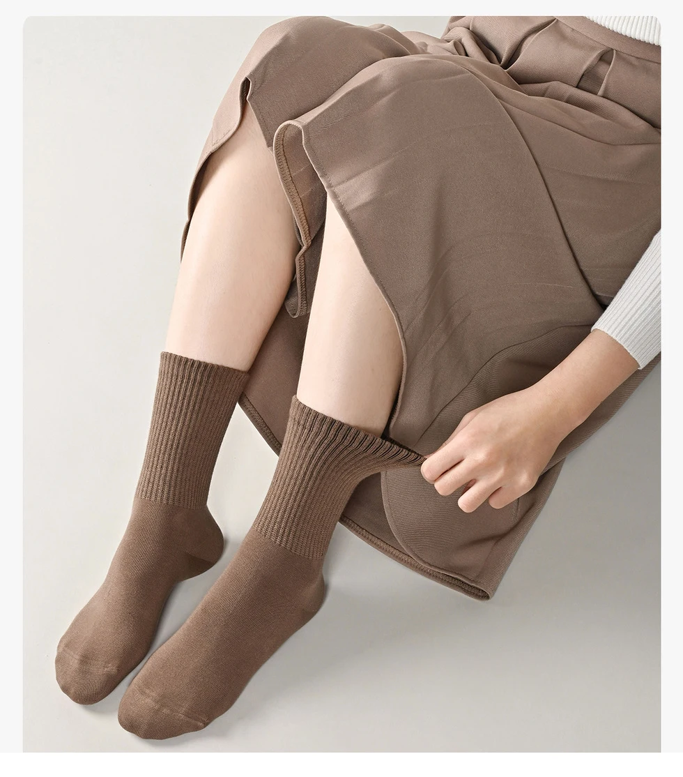 Solid colour women's socks
