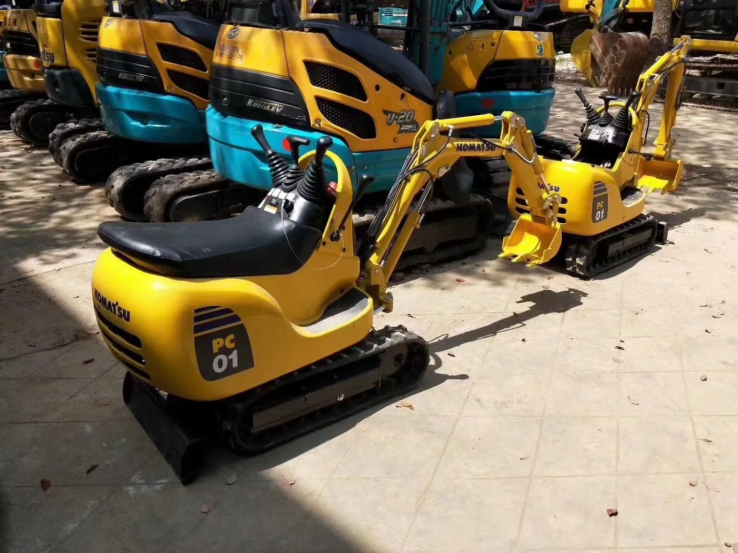 Komatsu Pc01 Small Digger Komatsu Pc01 1 Ton Used Mini Excavator Used ...