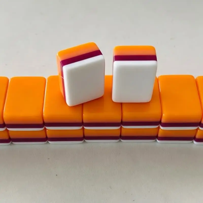 Vibrant Orange 4-Layer Acrylic Luxury Modern US Mahjong Set Burgundy White Edges 160 Tiles 4/2 Players Family Gathering