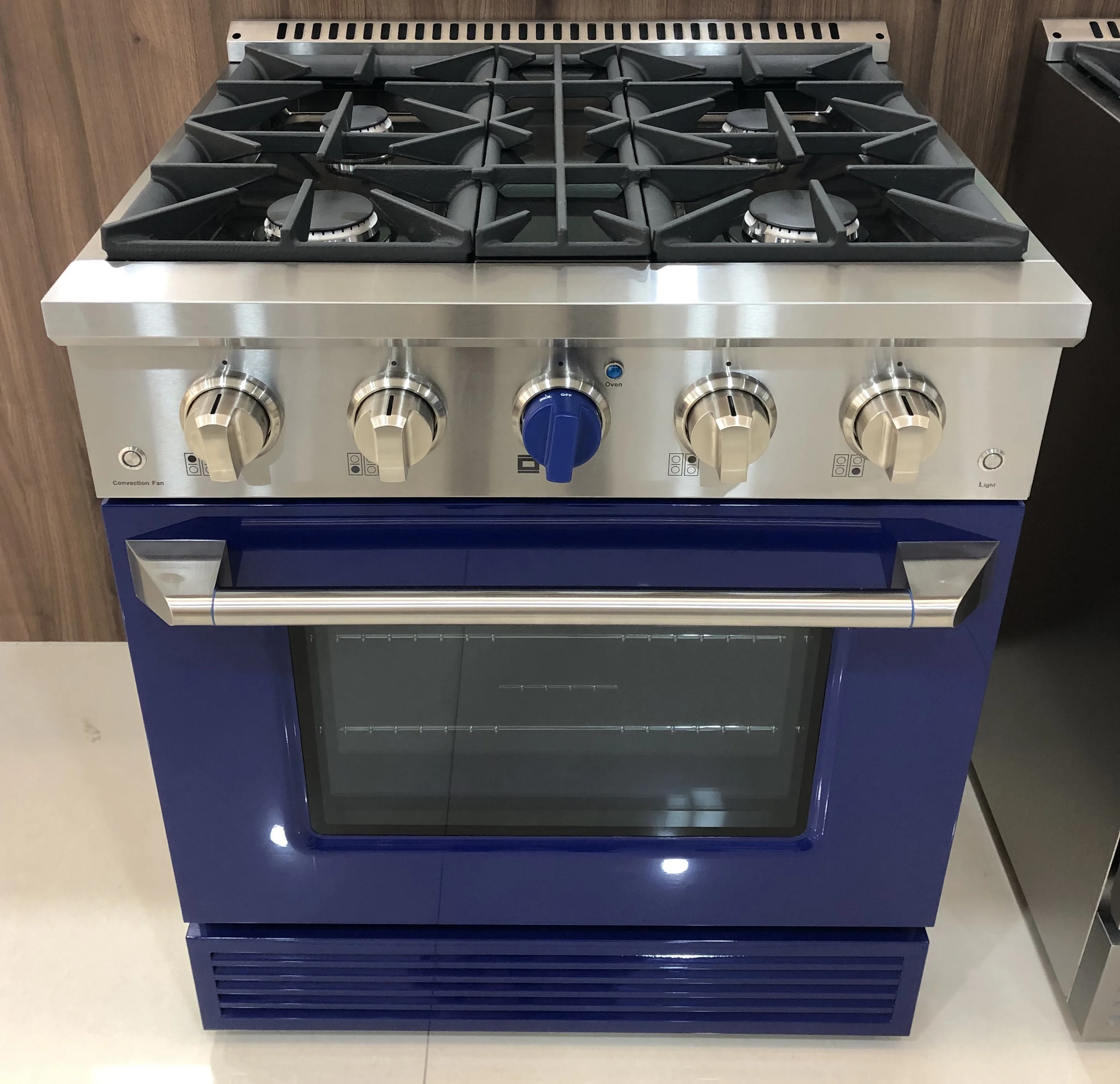 Full stainless steel free standing gas RANGE with auto ignition