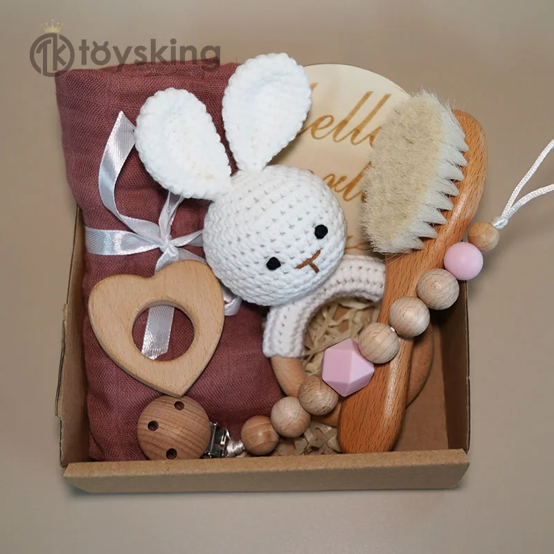 Hot Sale New Diy Baby Gift Shower Set Milestone Cards Muslin Comforter Blanket Towel Rattle Teething Toy Bathing