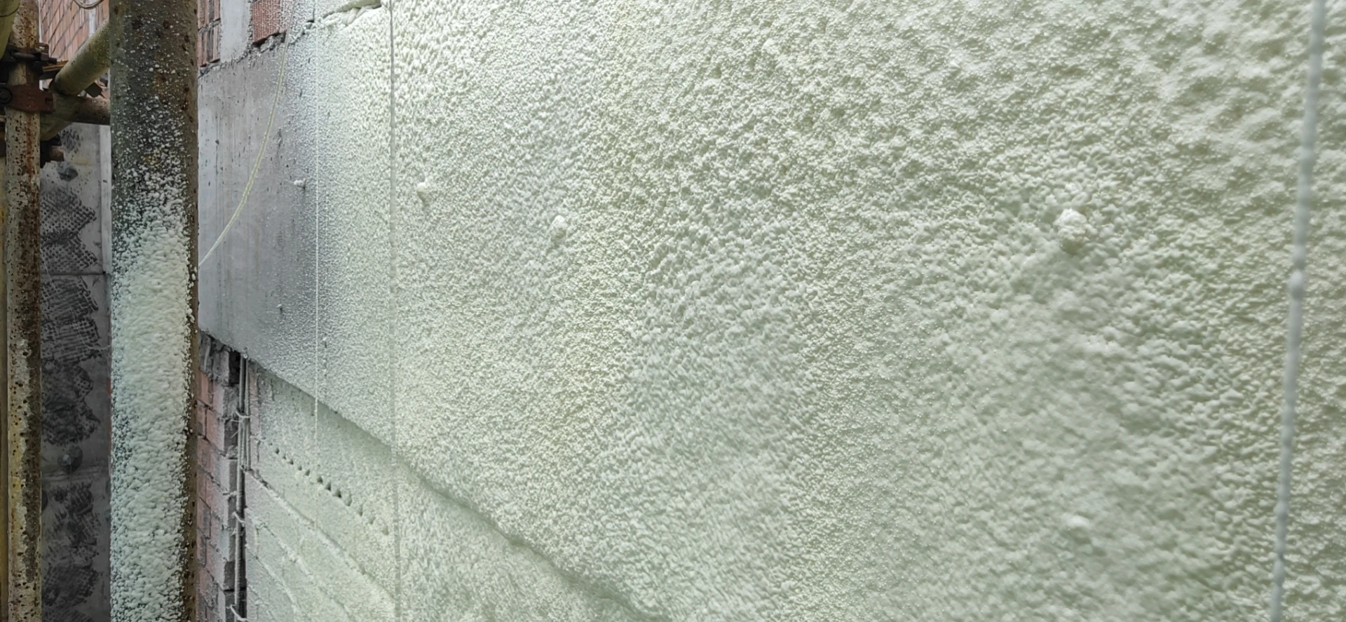 Isocyanate Polyol Spray Polyurethane Foam For Walls And Roof - Buy ...