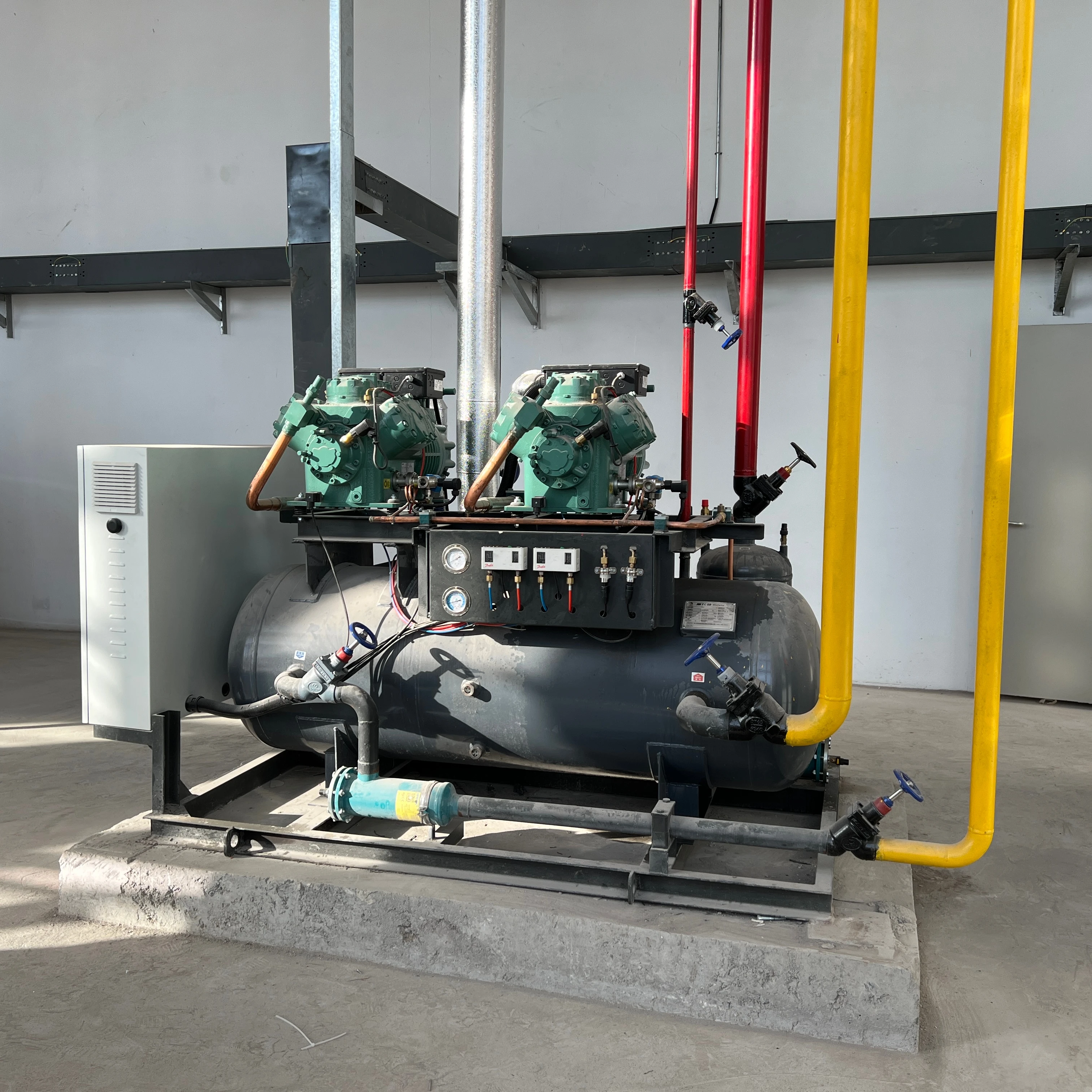 Reliable refrigeration equipment for cold storage, freezers and food processing facilities