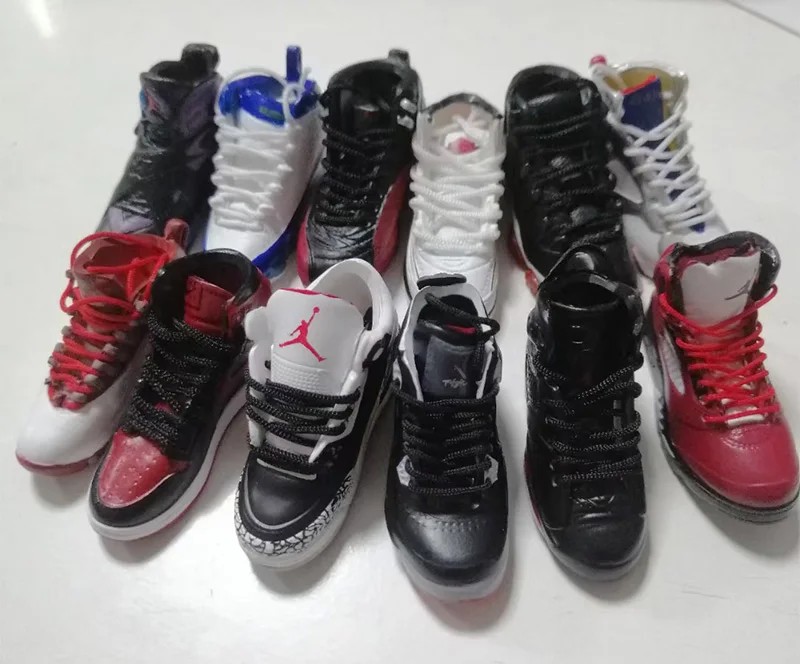 Кроссовки настенные часы и о