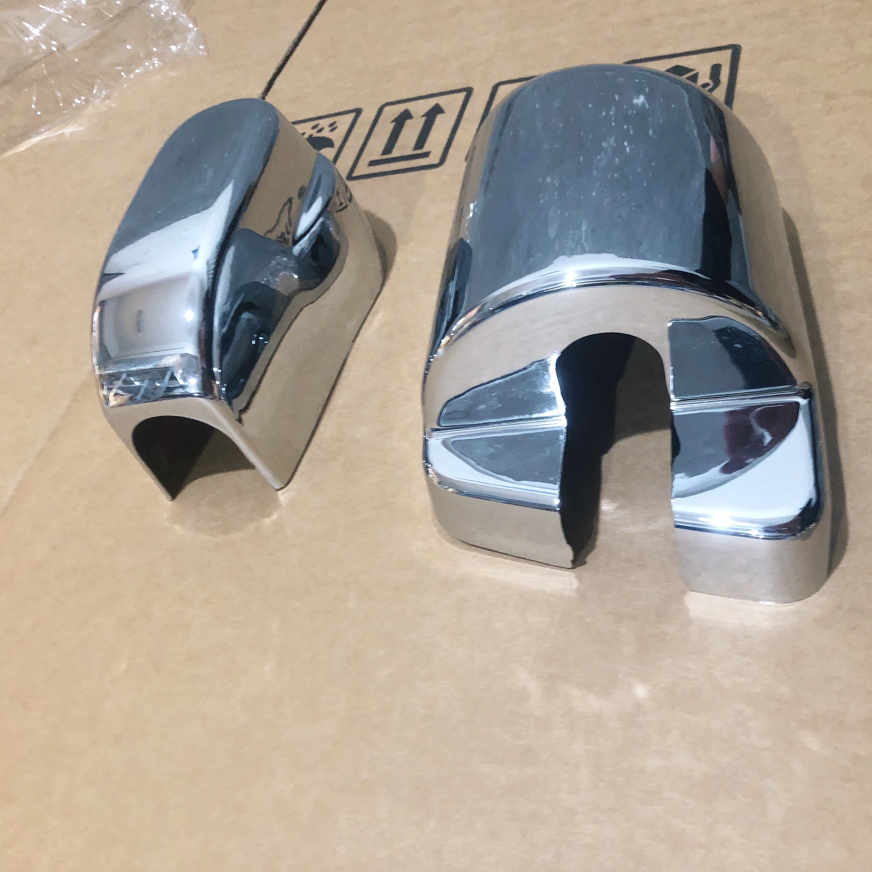 2023 Hot Sale Truck Accessories Chrome Body Parts Mirror Arm Cover for ISUZ New GIGA 2017 2018