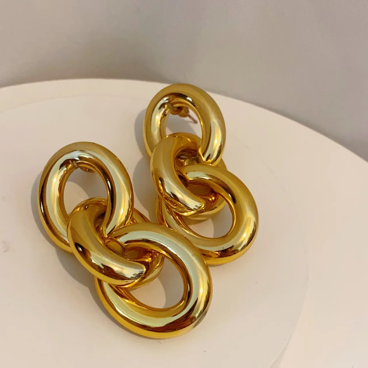 2023 New Arrival Wholesale Fashion Jewelry Geometric Chain Earrings Design for Luxury Acrylic Knot Link 18K Gold Drop Earrings