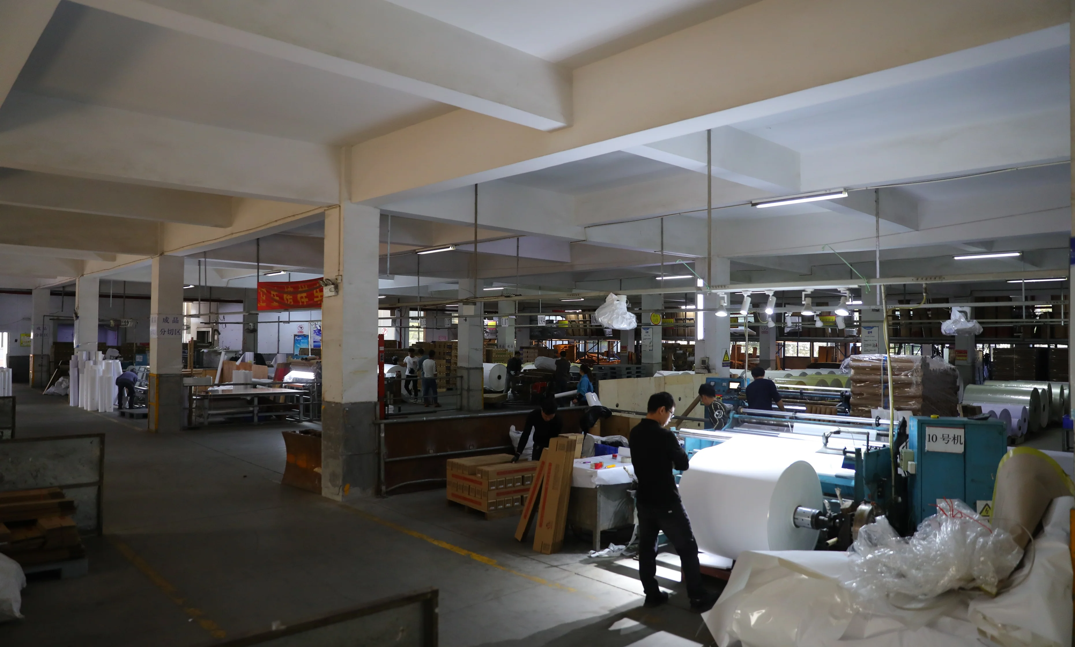 Premium Adhesive Holographic Window Film for Stickers and Security Labels manufacture