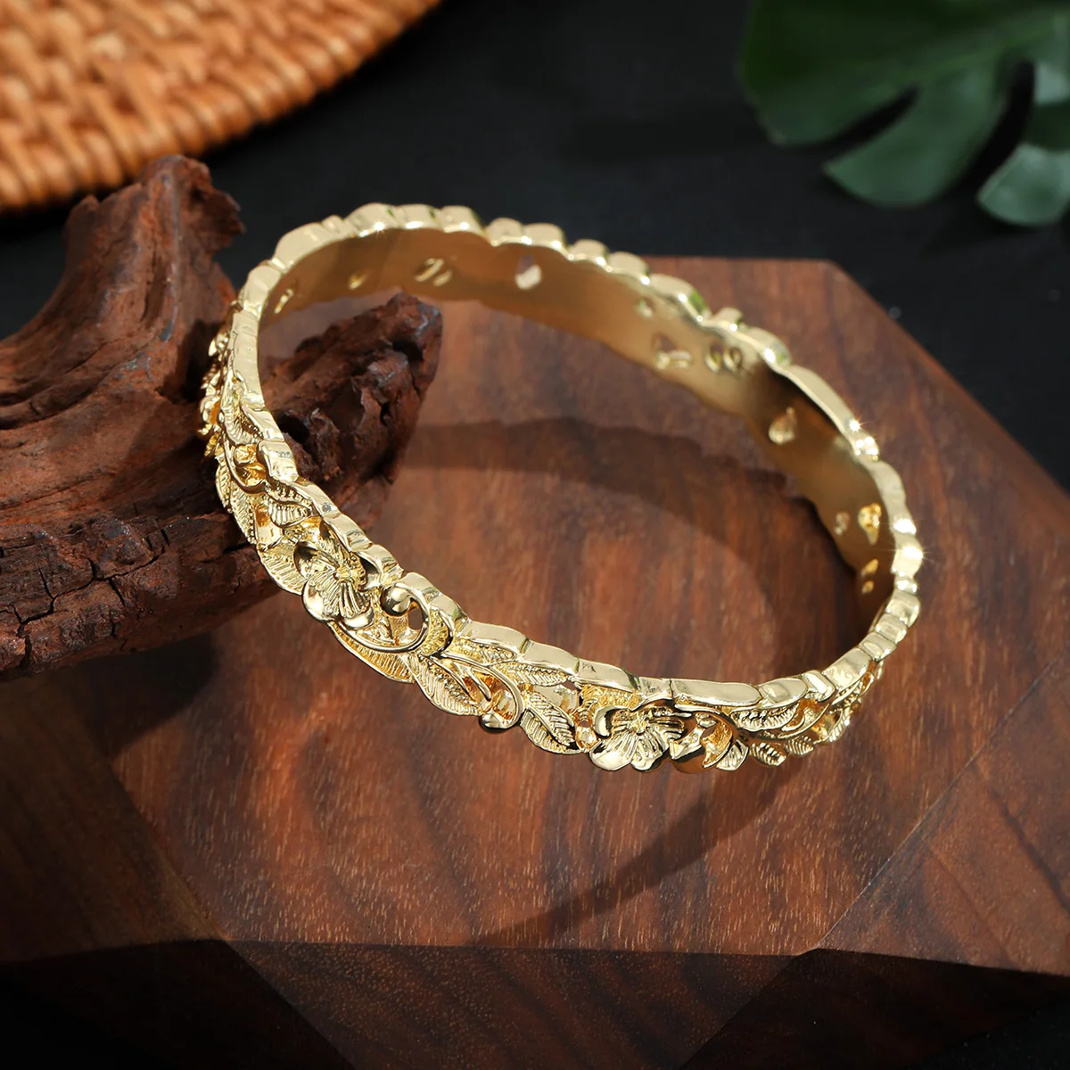 Gold Bracelet Wholesale Hawaiian Bangles XUHUANG Dubai Wholesale