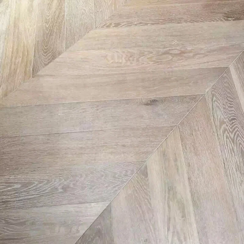 豪华ab级光滑烟熏色白色静脉uv油纹俄罗斯橡树木材多层工程木地板 Buy 制造古董3层深线刷cd Uv漆平面人字未完成的法国橡木硬木地板 工厂多层天然油白橡木防水苦恼锥齿轮预加工宽鱼骨地板 廉价清洁自然色handscraped整修橡木室内t G点击实木地板