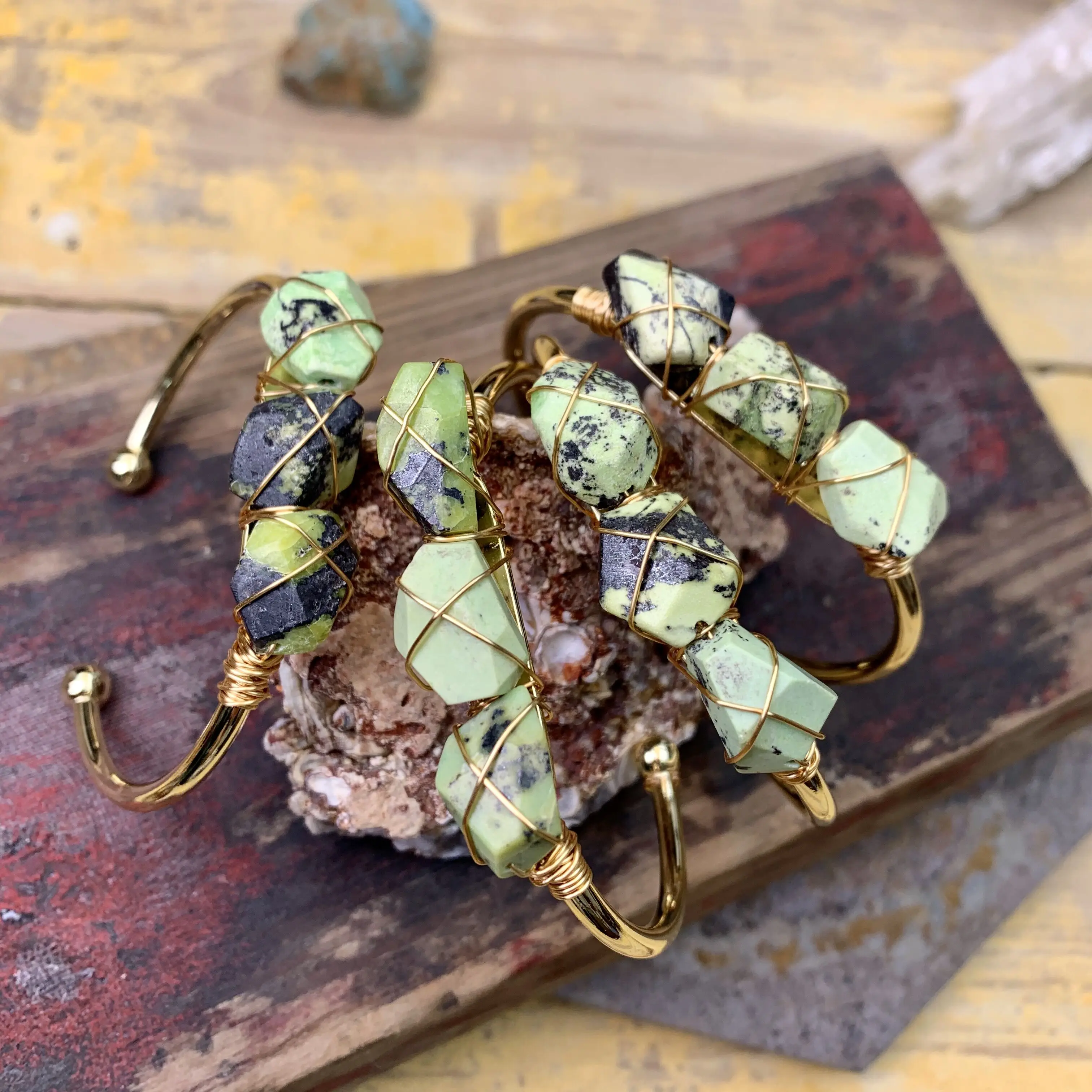 LS-C933 Handmade Wire Wrapped Jade Bangle, Natural Taiwan Gemstone