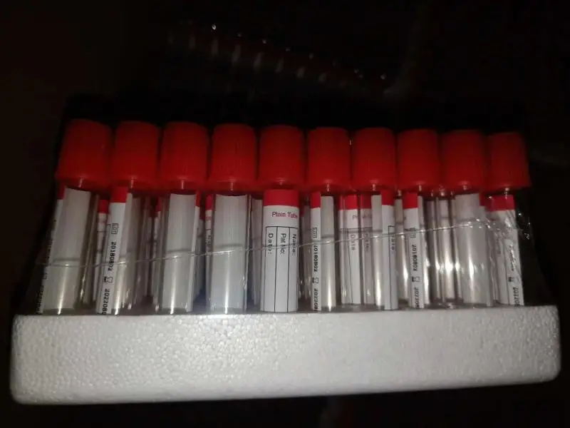 
Обычная трубка для сбора крови красная крышка 