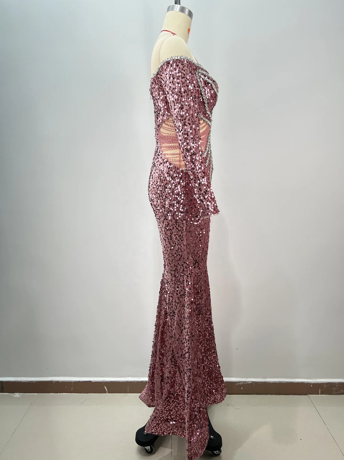 Pink Sparkly Sequins Long Dress Pearls Chains Design Off the Shoulder Long  Sleeves Formal Occasion Mermaid Party Evening Gown