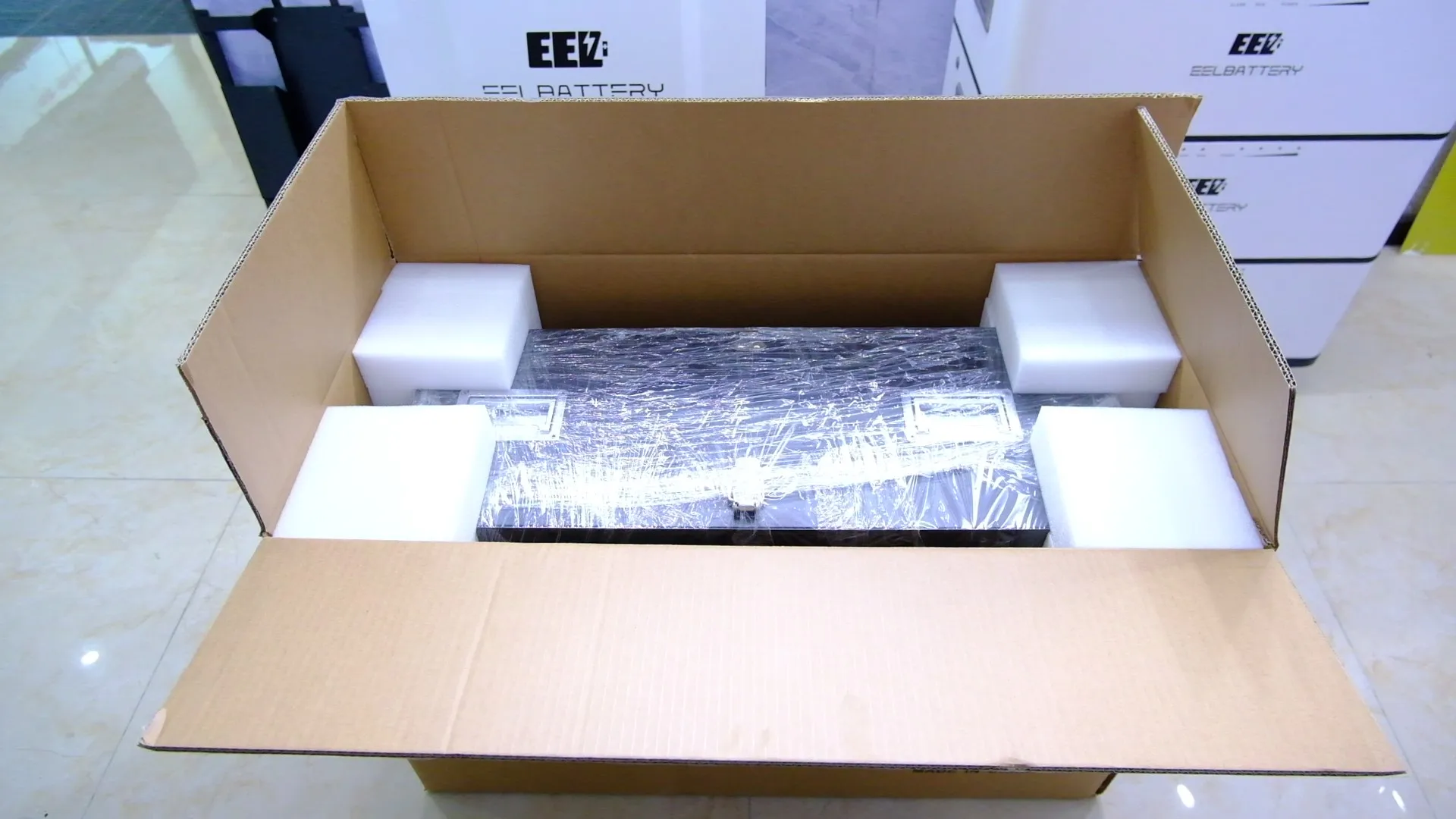 Eel Rack Eel Europe Warehouse Standing Battery Rack Lithium Ion Battery Case ...