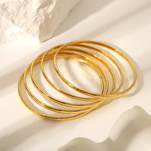 MW Women's Bracelet Crafted From 18K Gold - Plated Stainless Steel, Boasting Retro Luxury Style Minimalist Pattern Design