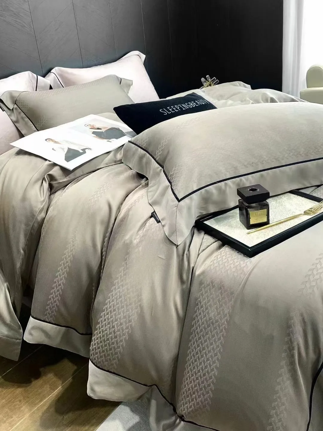 Jacquard Vegan Silk Tencel Eucalyptus Fiber Summer Quilt Set Pillowcase