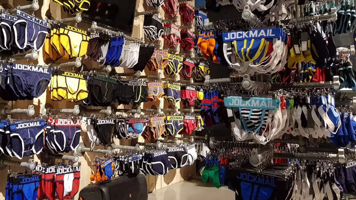 Shenzhen Flying Eagle Clothing Co., Ltd.