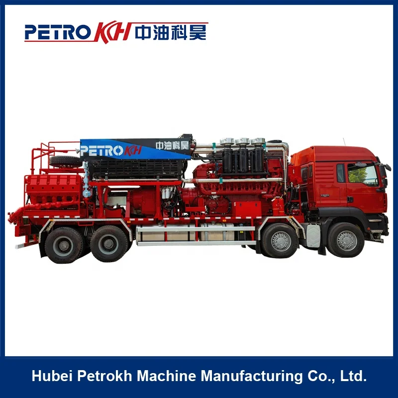 Грузовик для гидроразрыва пласта на месторождении 2800л