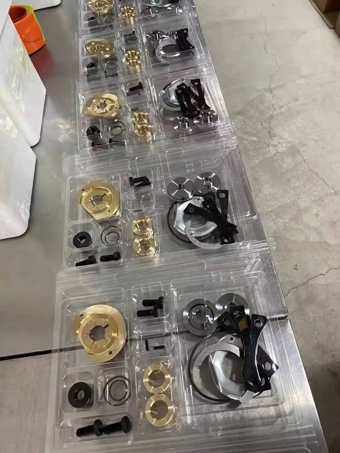 Universal Turbo Charger Turbocharger Complete Repair Kit for T3 T4 T04E Gt35 Ct16 1hz 1gfe 4efte 1nz R18 K37 K24