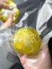 Bola crujiente y blanda de piña