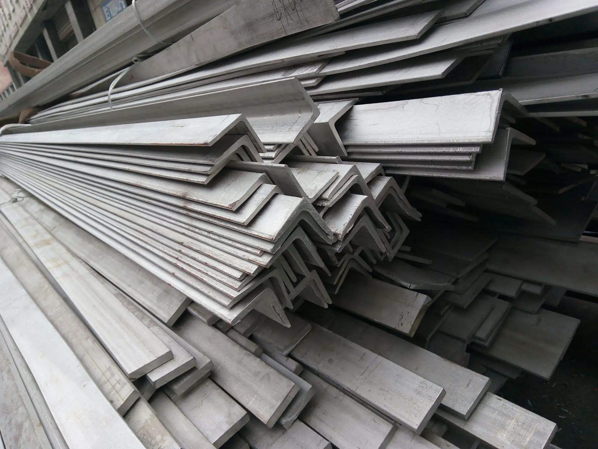 Bsrm Angle Price 2mm Steel Corten Metal Stud 150x90x10 Unequal Gi