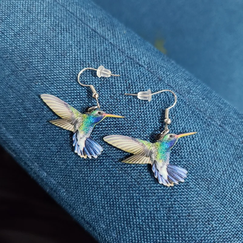 DOWAY Acrylic Cartoon Pigeon Earrings – Dangle Animal Bird Jewelry For Women, Fun & Quirky Gift Idea
