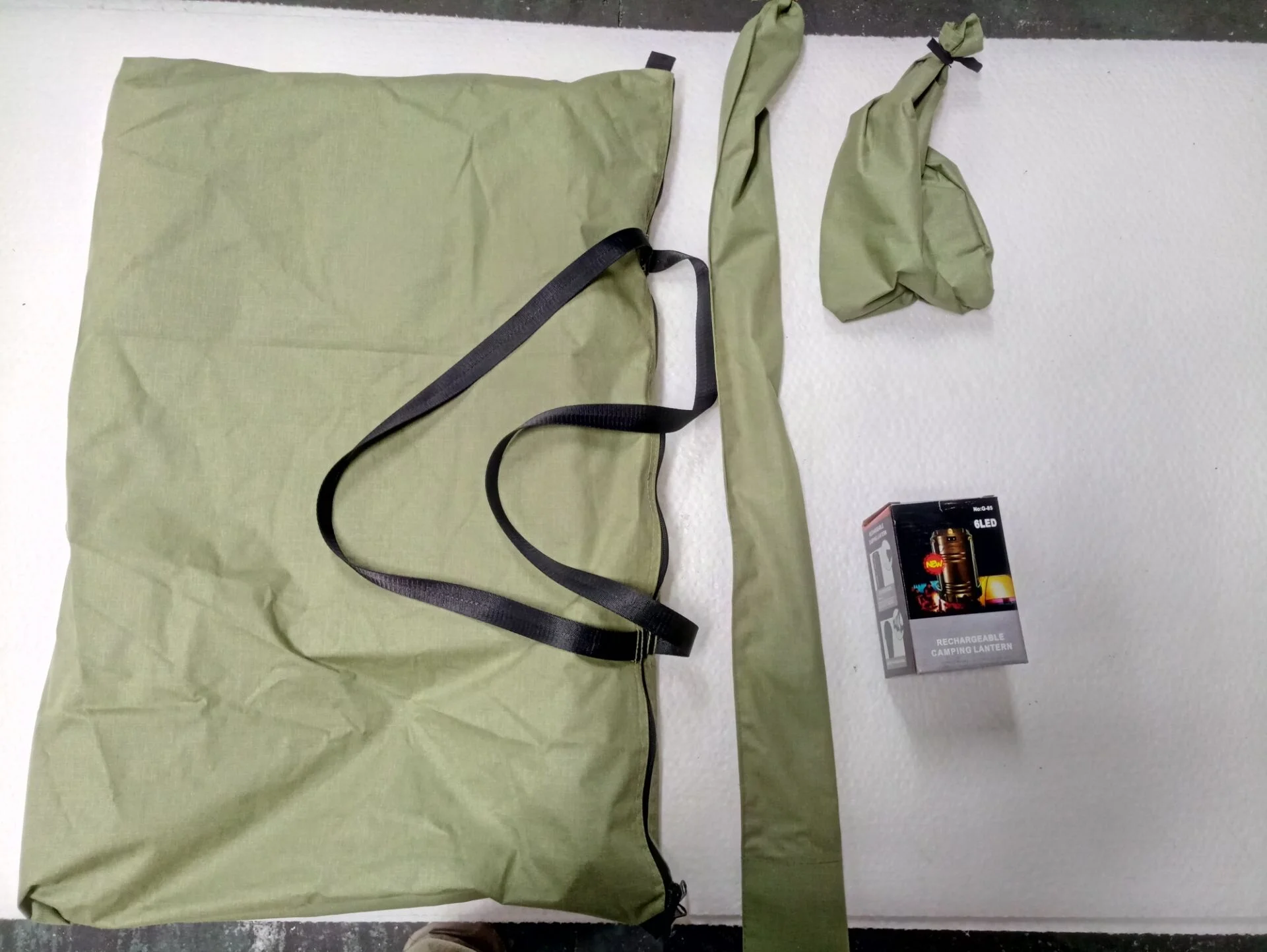 Directly Factory 4x4 Offroad Hard Shell Folding Roof Top Tent for Car for Double Persion