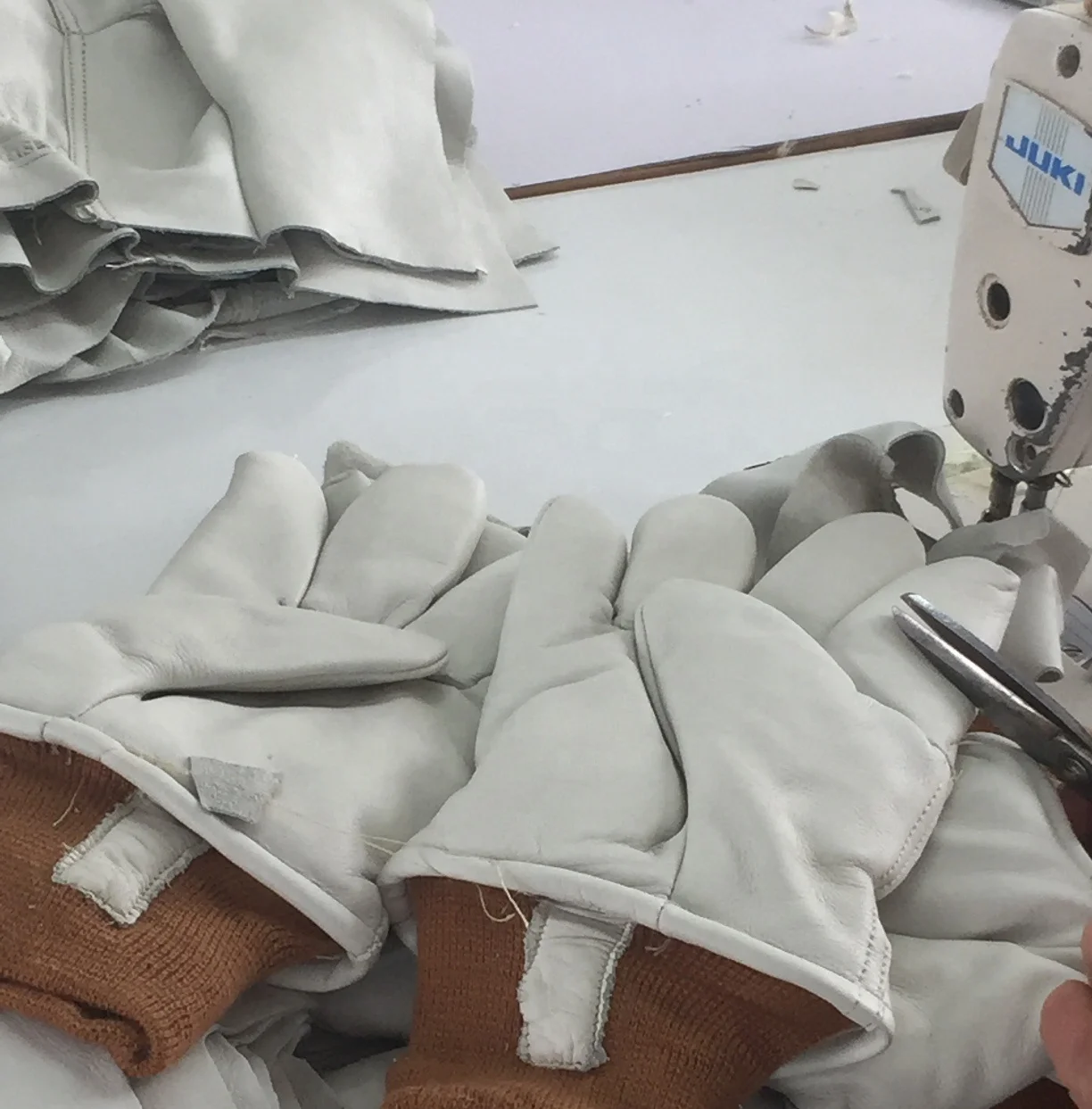 TPR Keystone Thumb Arc Impact Protection Cut Resistant Water Proof Yellow Grain Cowhide Leather Driver Gloves