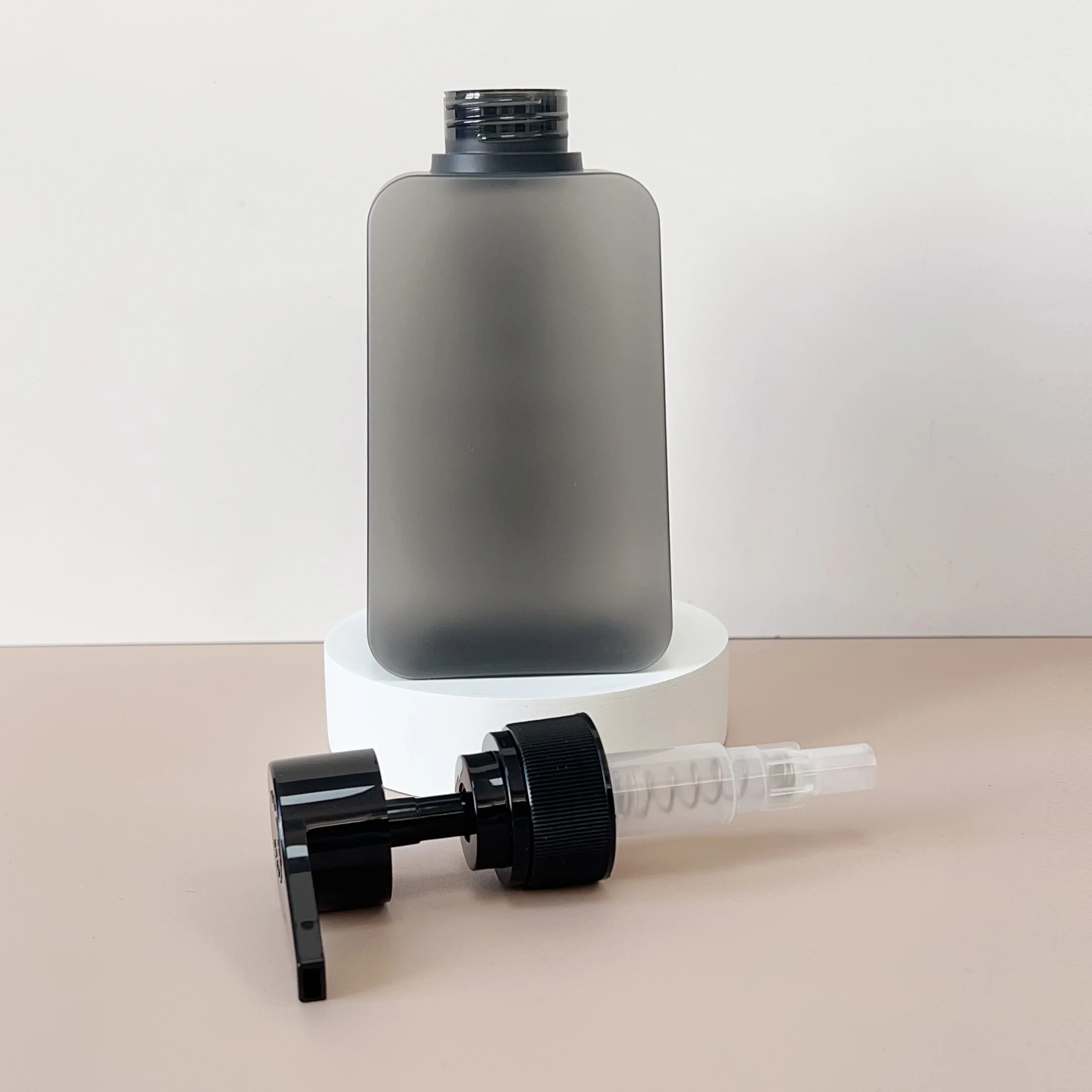 50ml 250ml 450ml 750ml square Cosmetic Shampoo Skin Care Packing Lotion Pump PETG Frosted Plastic Bottle