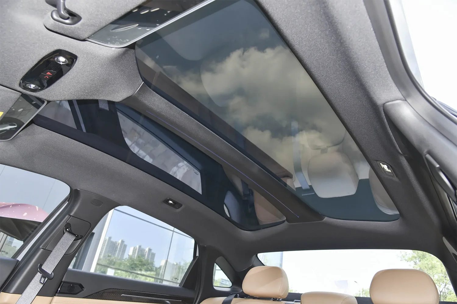 2023 Geely Auto Galaxy L6 60km 125 Km 1.5T 3DHT Hybrid LHD Sedan Yinhe L6 Electric Sedan Deposit