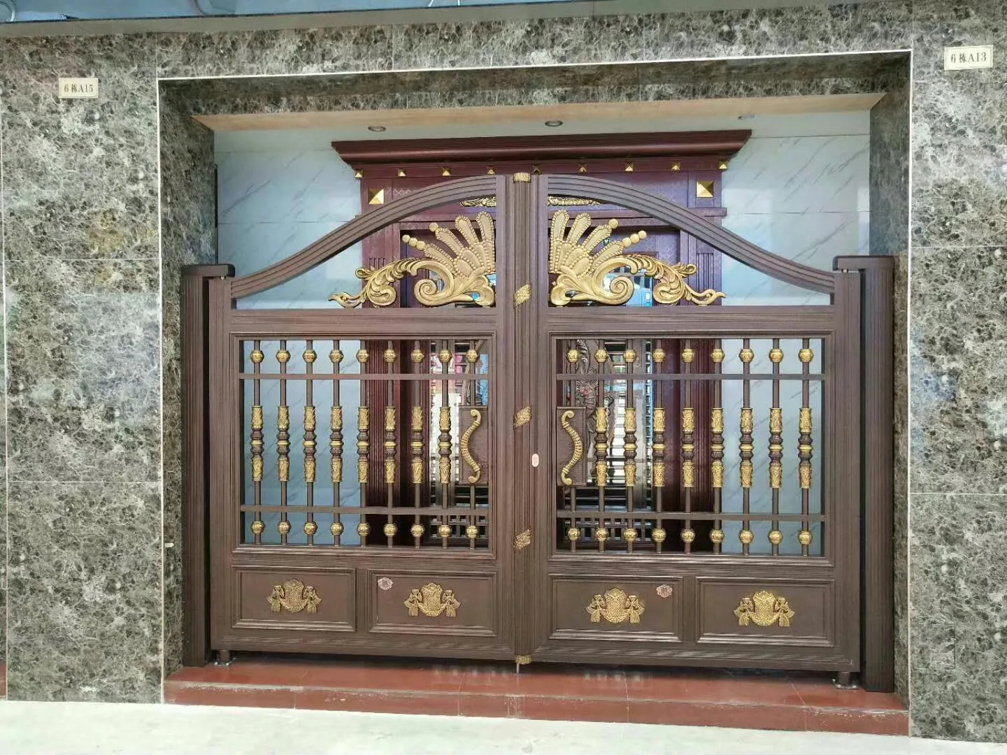 Factory Wholesale Gate Remote Iron Main Gate Designs in Pakistan