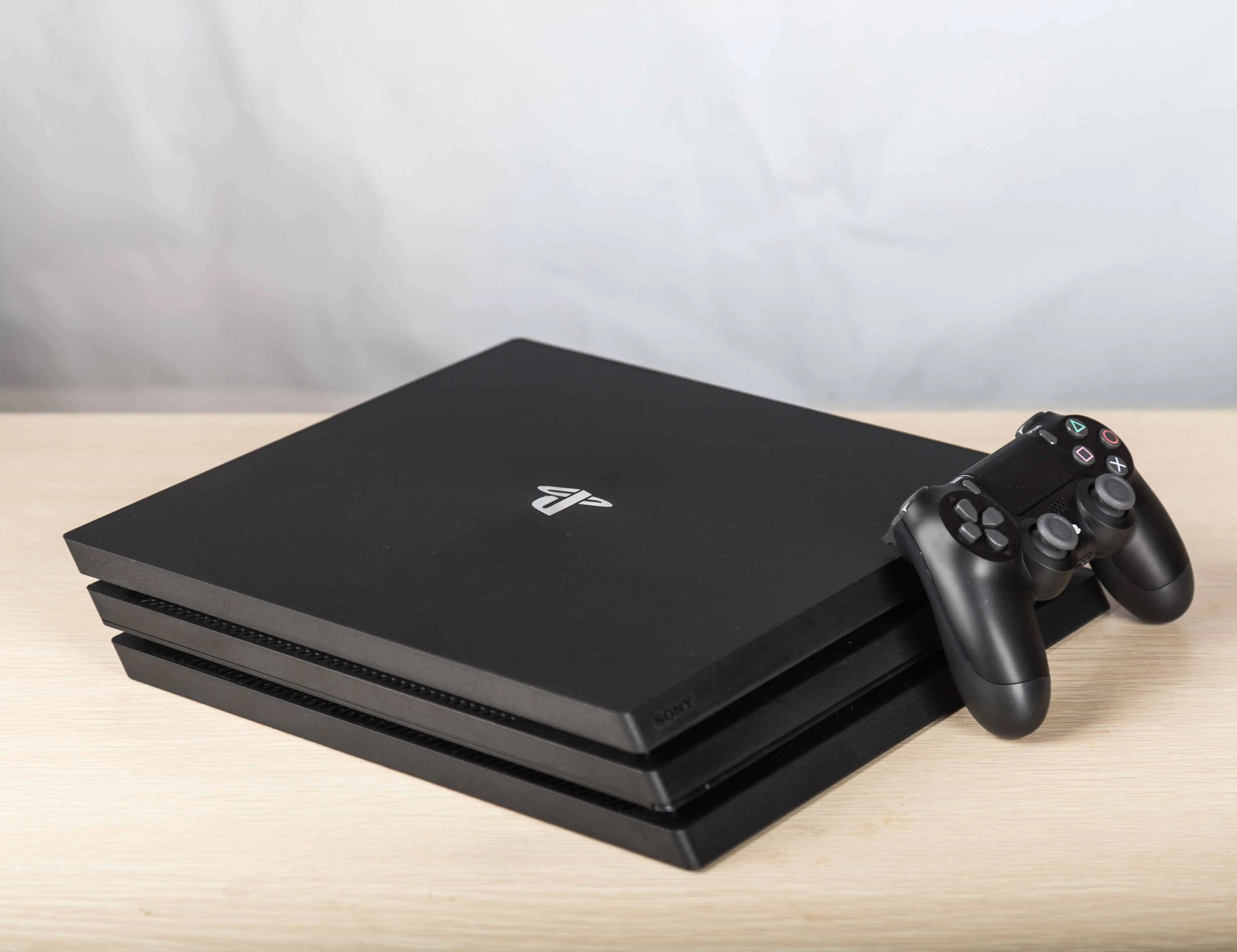 second hand so ny play station 4 ultra-slim video game console