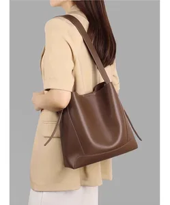 Women's Large Capacity PU Leather Bucket Bag New Design Summer and Spring Lady Handbag with Waterproof Feature