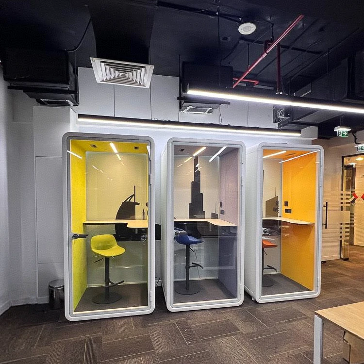 Modern Silent Booth with Low Noise Air Circulation and Sound Damping Felt & Polyester Fiber for Office Meetings