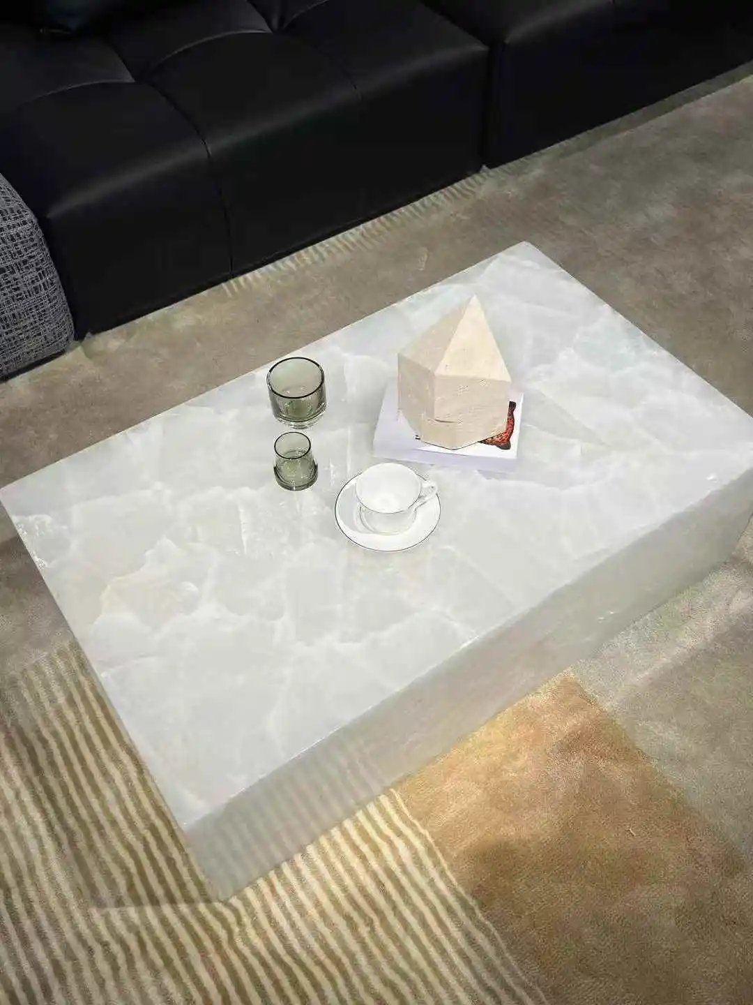 New Design Natural Translucent White Onyx Jade Marble Tea End Table Square Cube Marble Plinth Tall Home Furniture Side Table