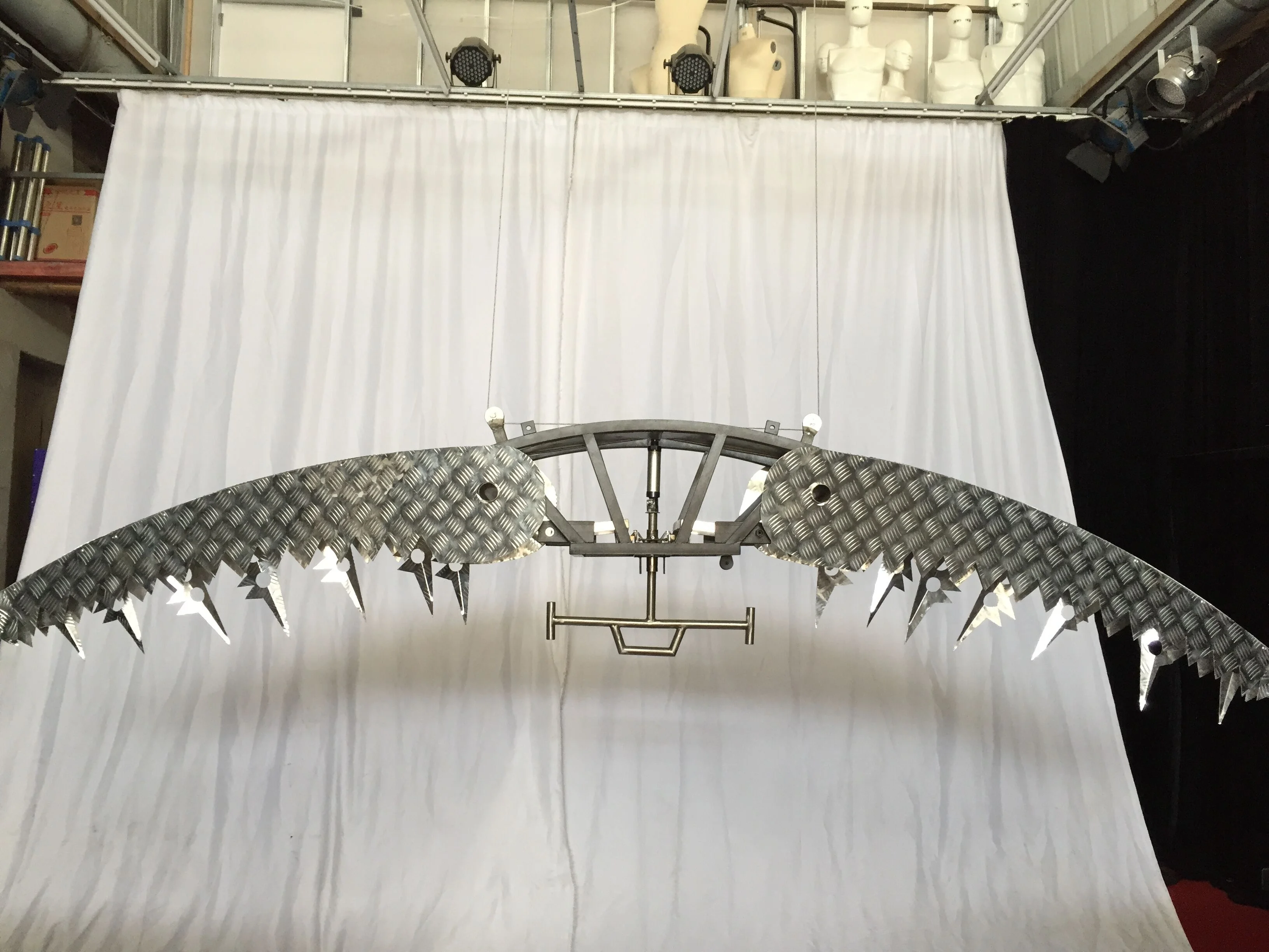 Оборудование для съемки иллюзии из магической сцены «Челюсти смерти»