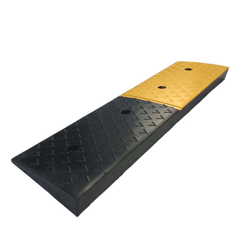 Portable Rubber Kerb Ramp for Transport Vehicle Speed Bumps for Road Kerb manufacture