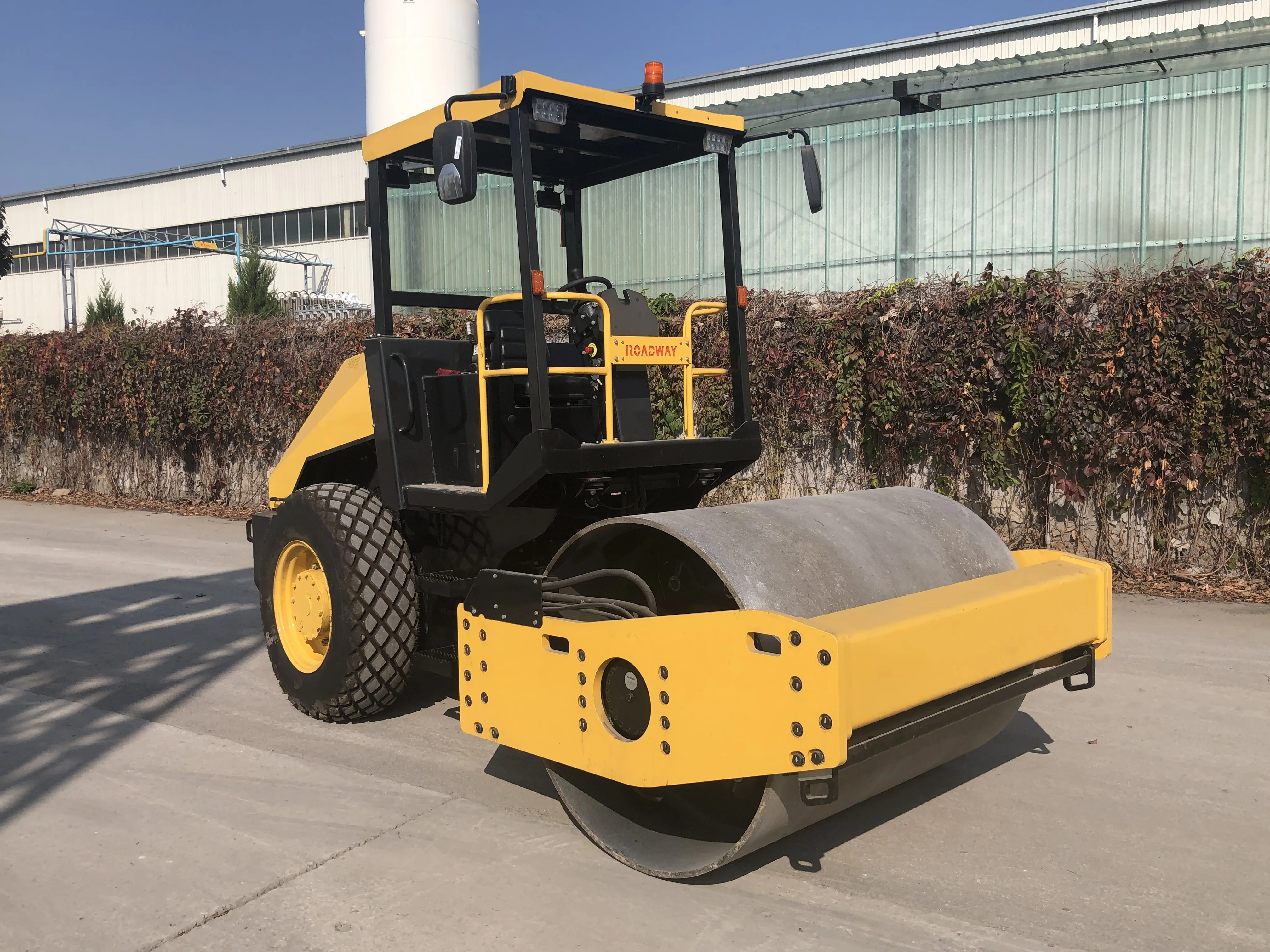 High Quality 6 Ton Single Drum Ride on Hydraulic Vibratory Roller factory