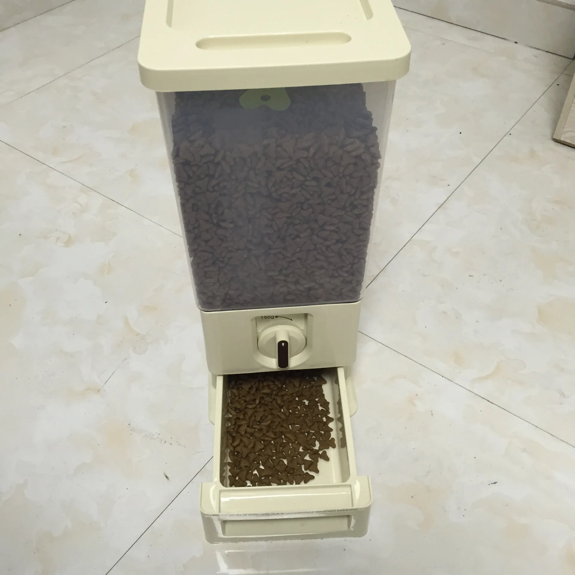 Оптовая продажа 6 кг экологичный маленький контейнер для хранения кормов собак милый пластиковый автоматический кормушка с емкостью 200 мл