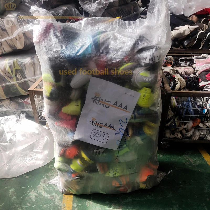 High Quality Football Sport Shoes Nonslip Fashion Men Used Soccer Shoes Used Men Shoes