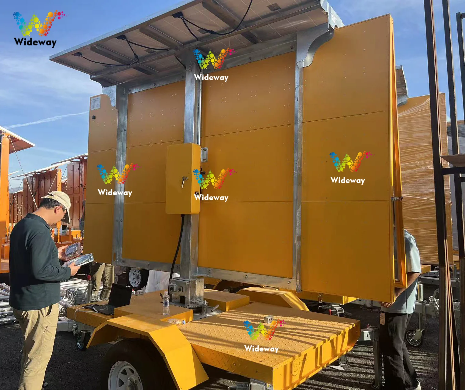 Outdoor Led Traffic VMS Mobile Trailer Mount Road Solar Portable Variable Message