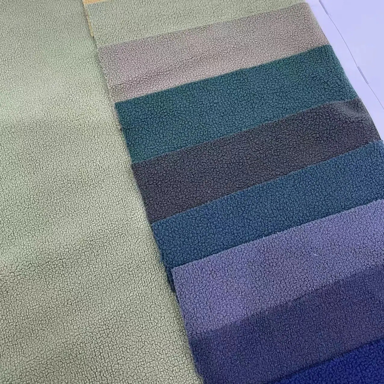 Custom Soft Fabric Textile Raw Material 100 Polyester Solid Flannel Fleece Fabric for Blanket and Garments