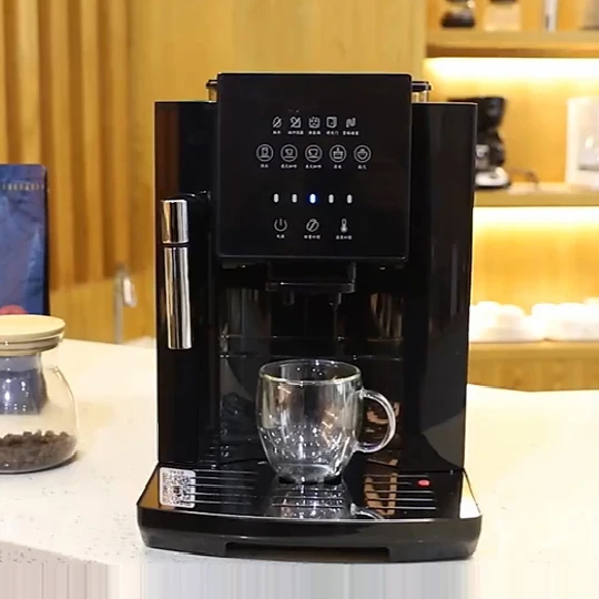 بسّط روتينك الصباحي مع أفضل آلة إسبرسو أوتوماتيكية