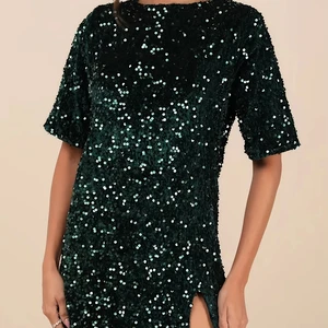 Casual Knee-Length Half-Sleeved Round Neck Dress for Spring Summer Eco-Friendly Solid Pattern with Sequins Ruffles Loose Design