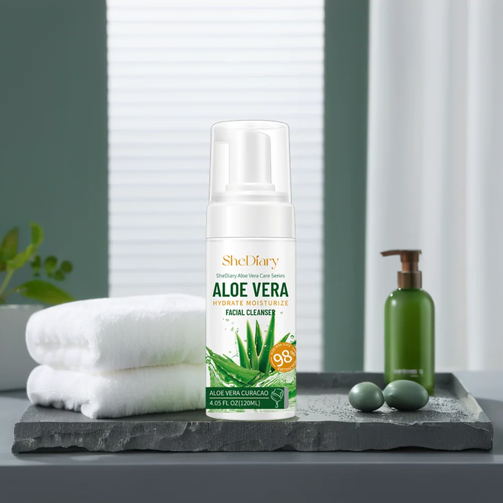 Limpiador de lavado de cara de Aloe Vera OEM, espuma espumosa orgánica para pieles secas sensibles, blanqueamiento del acné y limpieza exfoliante profunda