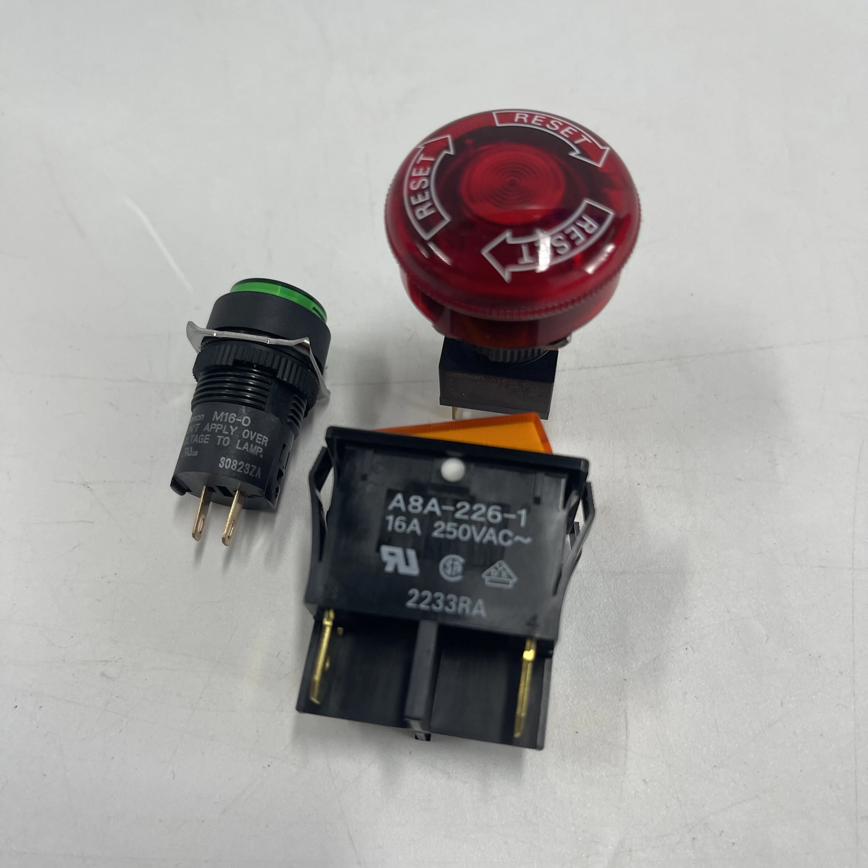 IDEC Reset Push Button & Switch Module A8A-226-1 IDEC Reset Push Button & Switch Module A8A-226-1