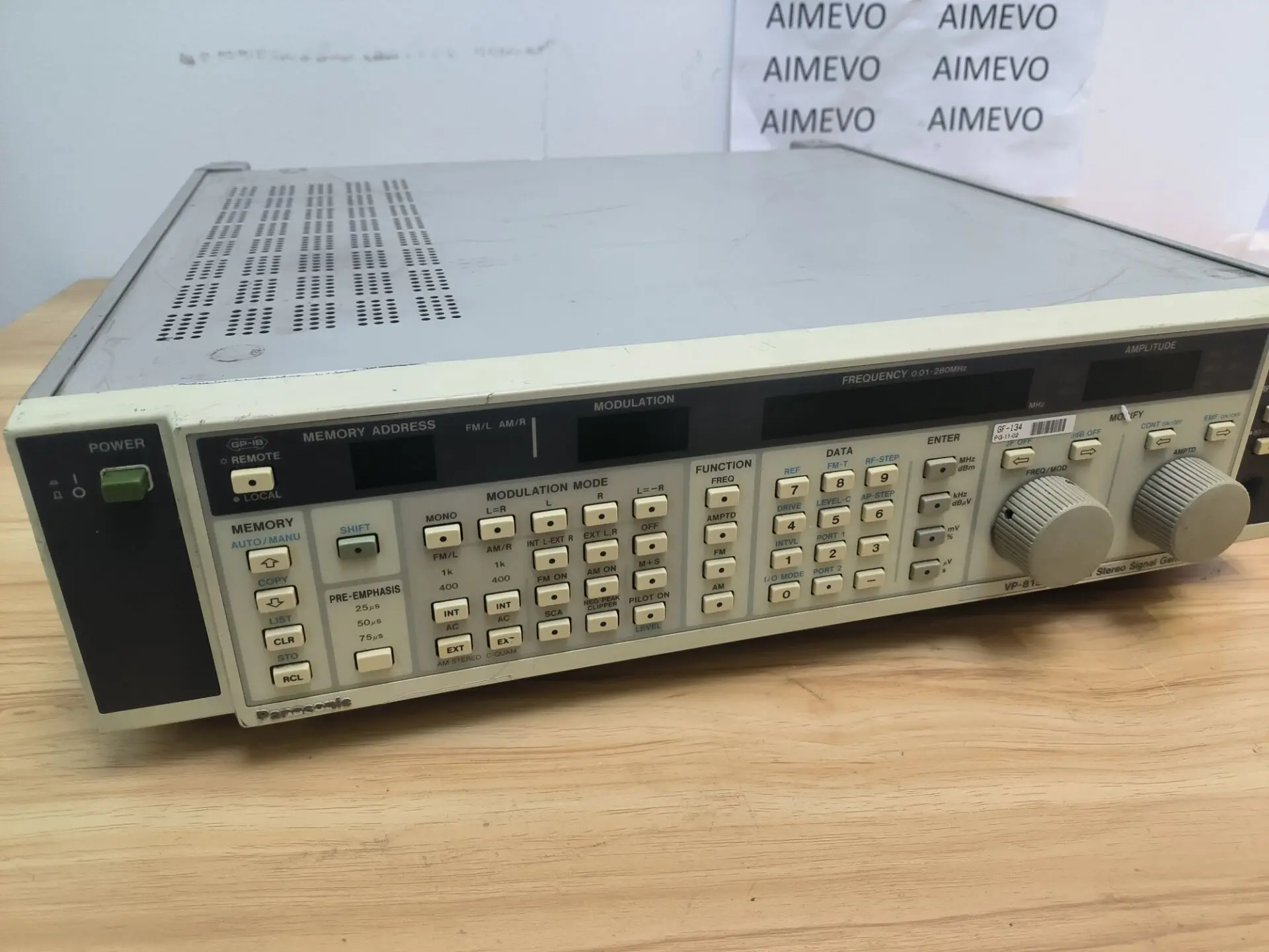 P Anasonic VP-8132A AM/FM Stereo Signal Generator - 80% New